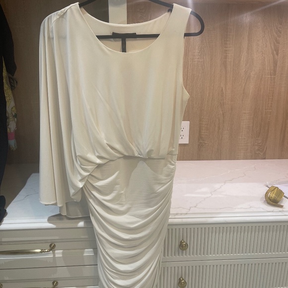 BCBG CREAM DRESS - Picture 1 of 5